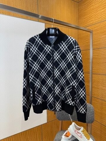 burbery page 1 t (15)