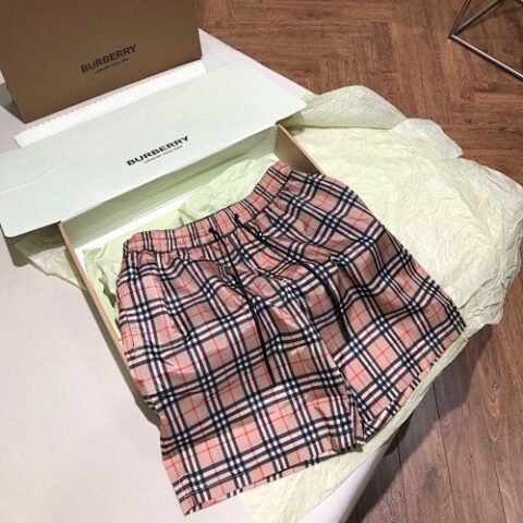 burbery page 1 t (7)