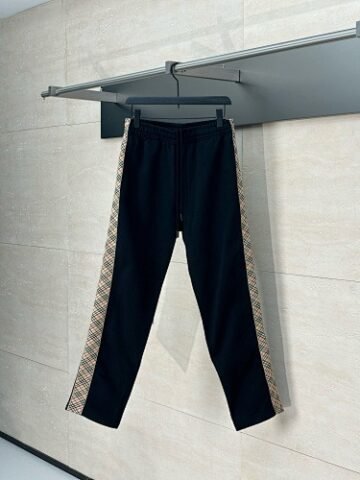 burbery page 2 t (36)