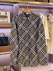 burbery page 2 t (90)