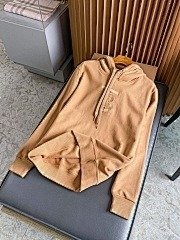 burbery page 3 t (17)