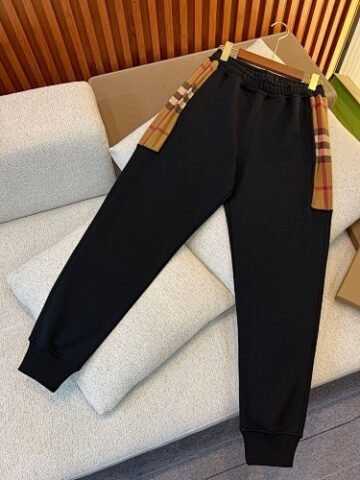 burbery page 3 t (4)